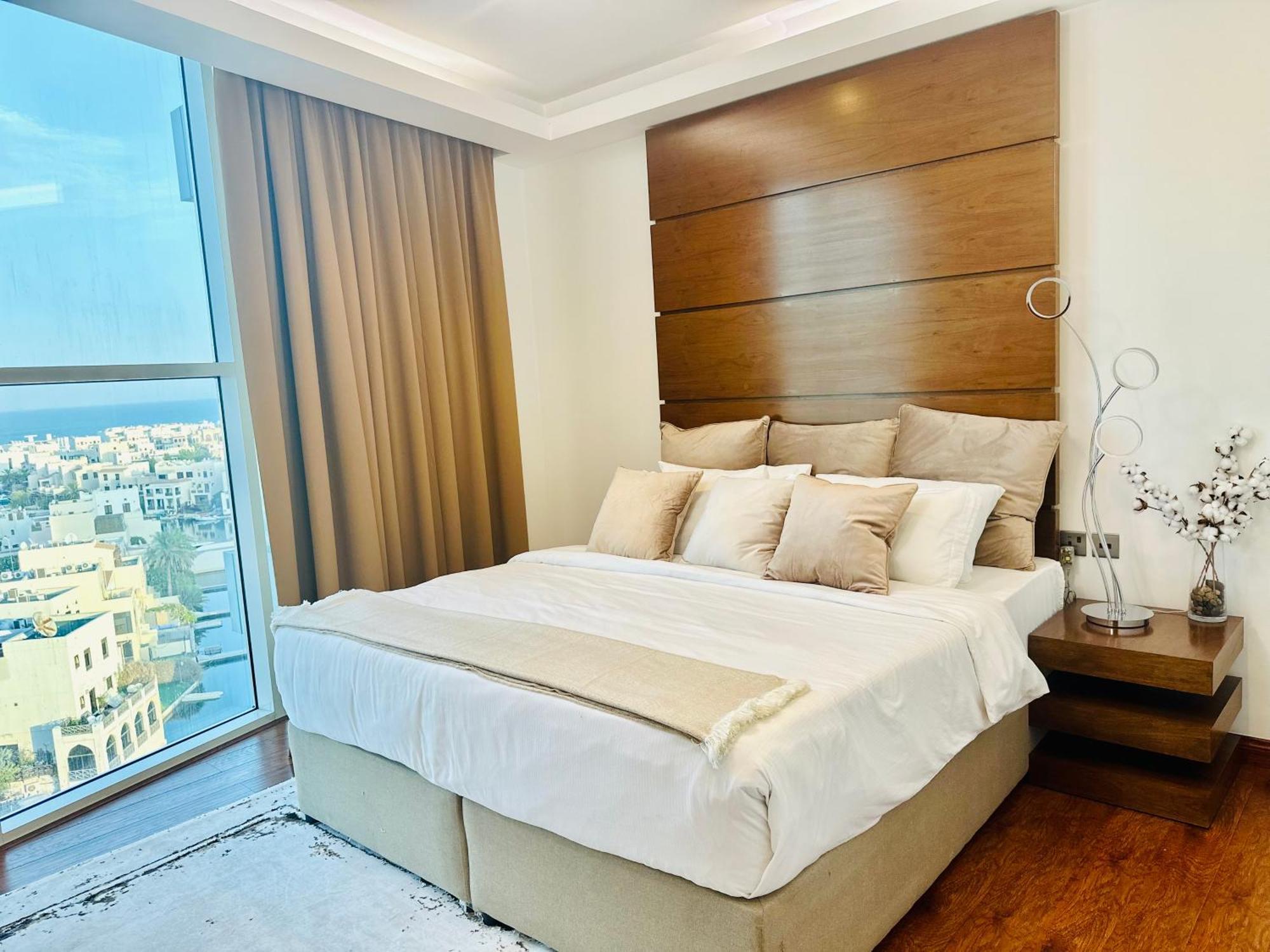 Saxophone Suites Al Al Muharraq Esterno foto